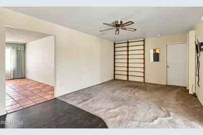 16818 N Burns Drive, Sun City, AZ 85351 - Photo 10
