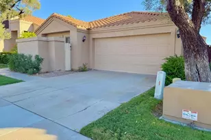 329 E Stonebridge Dr, Gilbert, AZ 85234 - Photo 2
