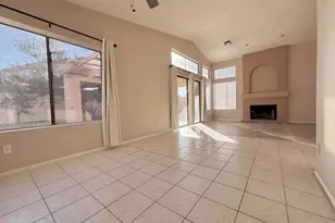 329 E Stonebridge Dr, Gilbert, AZ 85234 - Photo 4