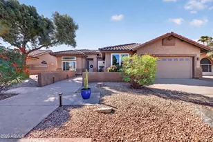 297 W Oxford Ln, Gilbert, AZ 85233 - Photo 1
