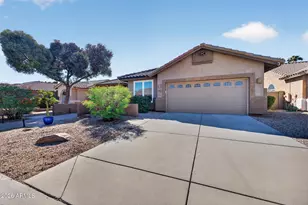 297 W Oxford Ln, Gilbert, AZ 85233 - Photo 2