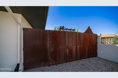 325 W Manhatton Drive, Tempe, AZ 85282 - Photo 58