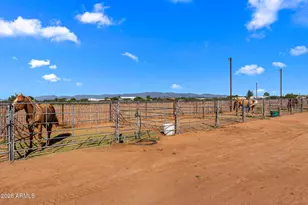 50828 W Long Rifle Rd, Aguila, AZ 85320 - Photo 54