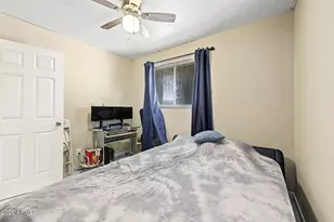 5454 W Roanoke Ave, Phoenix, AZ 85035 - Photo 24