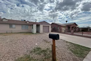 4753 N 70th Ave, Phoenix, AZ 85033 - Photo 2