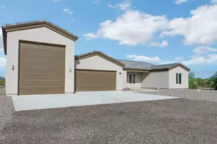 28328 N 220th Ave, Wittmann, AZ 85361 - Photo 4