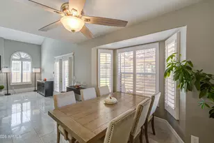 834 S Cancun Dr, Gilbert, AZ 85233 - Photo 4
