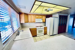 3661 W Campo Bello Dr, Glendale, AZ 85308 - Photo 10