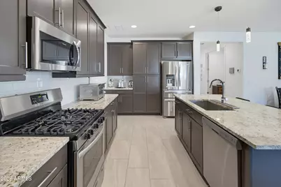 24819 N 171st Lane, Surprise, AZ 85387 - Photo 12
