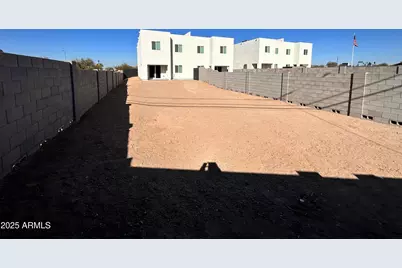 905 W Dobbins Road, Phoenix, AZ 85041 - Photo 16