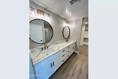 905 W Dobbins Road, Phoenix, AZ 85041 - Photo 12