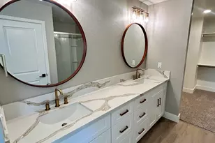 905 W Dobbins Rd, Phoenix, AZ 85041 - Photo 12