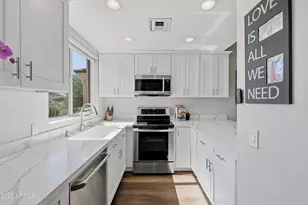7887 N 16th St, Phoenix, AZ 85020 - Photo 1