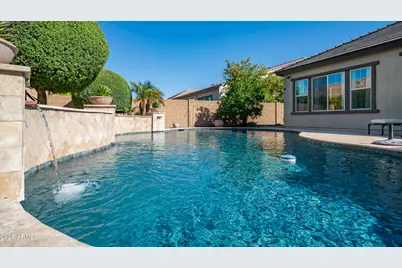 902 E Horseshoe Place, Chandler, AZ 85249 - Photo 10