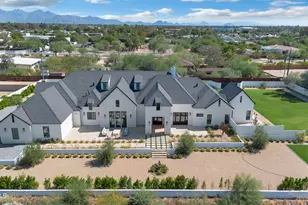 10229 N 64th St, Paradise Valley, AZ 85253 - Photo 2