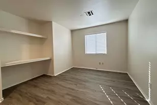 10424 W Medlock Dr, Glendale, AZ 85307 - Photo 18