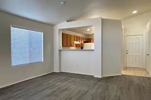 10424 W Medlock Dr, Glendale, AZ 85307 - Photo 4