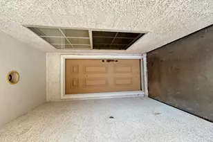 10424 W Medlock Dr, Glendale, AZ 85307 - Photo 2
