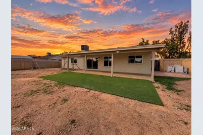 2913 W Woodridge Drive, Phoenix, AZ 85053 - Photo 2