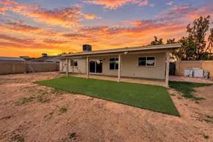 2913 W Woodridge Dr, Phoenix, AZ 85053 - Photo 2