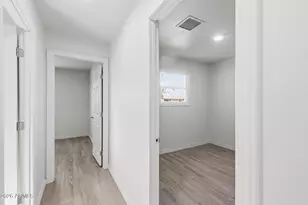 7935 W Earll Dr, Phoenix, AZ 85033 - Photo 28