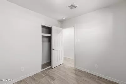 7935 W Earll Drive, Phoenix, AZ 85033 - Photo 30