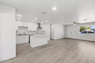 7935 W Earll Dr, Phoenix, AZ 85033 - Photo 8