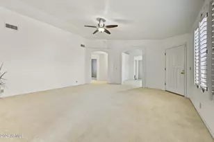 4237 E Morrow Dr, Phoenix, AZ 85050 - Photo 6