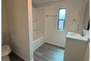 8601 N 71st Ave, Glendale, AZ 85301 - Photo 6