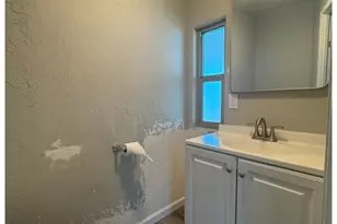 8601 N 71st Ave, Glendale, AZ 85301 - Photo 8