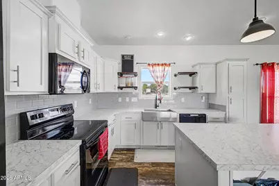 21376 W Mark Lane, Wittmann, AZ 85361 - Photo 8