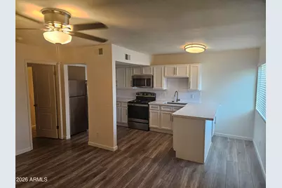 1330 E Highland Avenue #29A, Phoenix, AZ 85014 - Photo 2