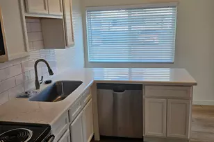 1330 E Highland Ave, Phoenix, AZ 85014 - Photo 6