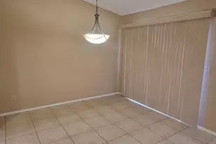 9126 W Maui Ln, Peoria, AZ 85381 - Photo 6