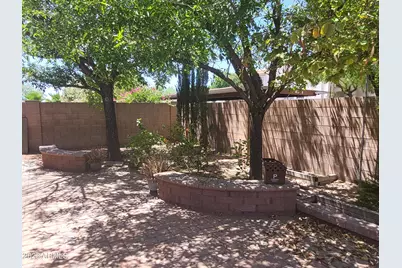 9126 W Maui Lane, Peoria, AZ 85381 - Photo 8