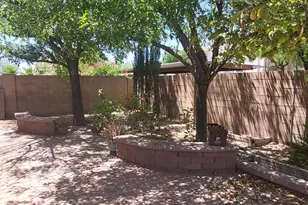 9126 W Maui Ln, Peoria, AZ 85381 - Photo 8