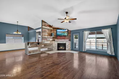 8920 W Hatcher Road, Peoria, AZ 85345 - Photo 2