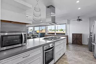 6767 N 7th St, Phoenix, AZ 85014 - Photo 2