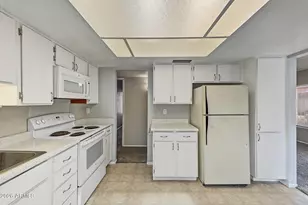 15215 N 25th Dr, Phoenix, AZ 85023 - Photo 10