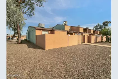 3645 N 69th Avenue #Unit 30, Phoenix, AZ 85033 - Photo 2