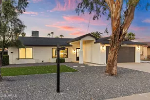 6256 E Gelding Dr, Scottsdale, AZ 85254 - Photo 16
