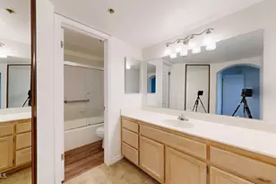5104 N 32nd St, Phoenix, AZ 85018 - Photo 8