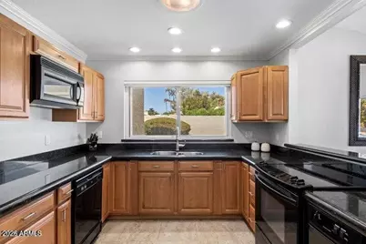 8466 E San Benito Drive, Scottsdale, AZ 85258 - Photo 6