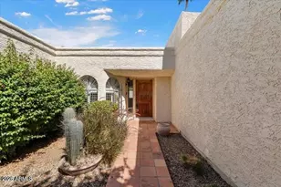 8466 E San Benito Dr, Scottsdale, AZ 85258 - Photo 12