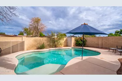 5805 S Hazelton Lane, Tempe, AZ 85283 - Photo 2