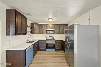 8806 N 28th Drive, Phoenix, AZ 85051 - Photo 2