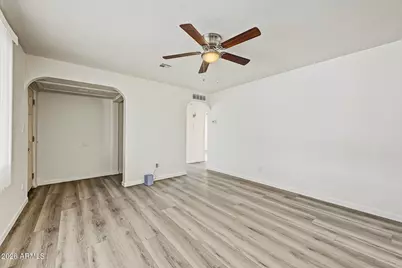 8806 N 28th Drive, Phoenix, AZ 85051 - Photo 10