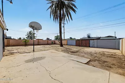 8806 N 28th Drive, Phoenix, AZ 85051 - Photo 6