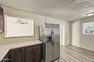 8806 N 28th Dr, Phoenix, AZ 85051 - Photo 16