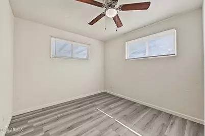 8806 N 28th Drive, Phoenix, AZ 85051 - Photo 18